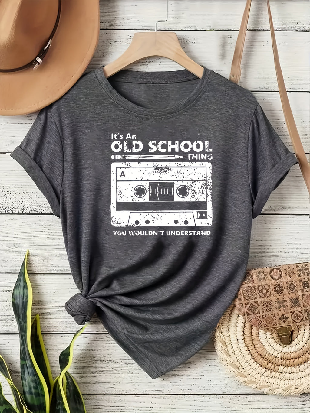 Syralia | Retro muziek T-shirt met cassetteprint, losse pasvorm, korte mouwen