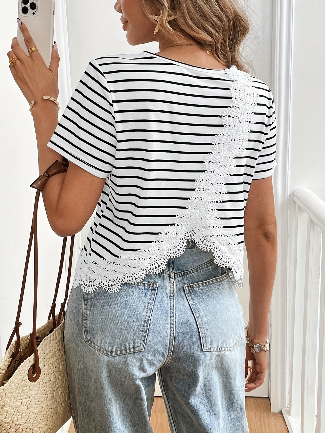 Loria | Dames-T-shirt met gestreepte kanten achterkant, korte mouwen, casual top