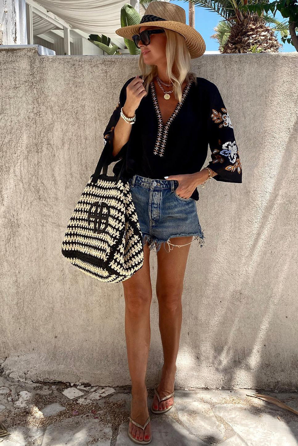 Elira | Zwart Boheems Geborduurd V Hals Blouse