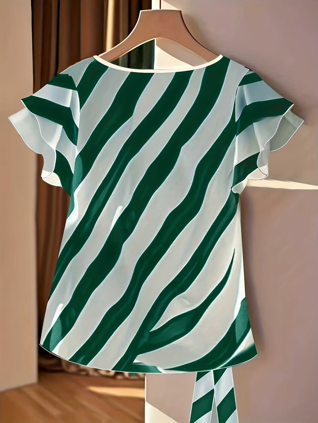 Jiya | Gestreepte zomerblouse voor dames met V-hals, strik in de taille en ruches aan de mouwen