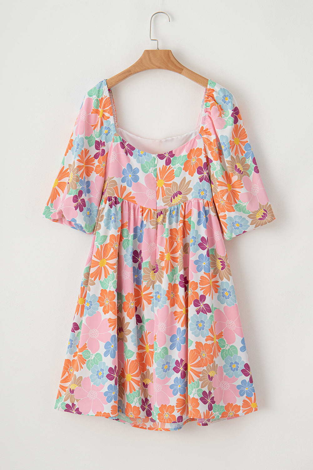 Orla | Roze bloemenprint babydoll-jurk voor de zomer – mini-jurk met vierkante hals en pofmouwen