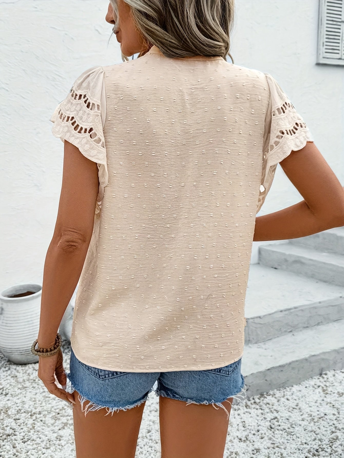 Illyra | Geborduurde blouse met halve ronde hals voor dames – effen patchwork