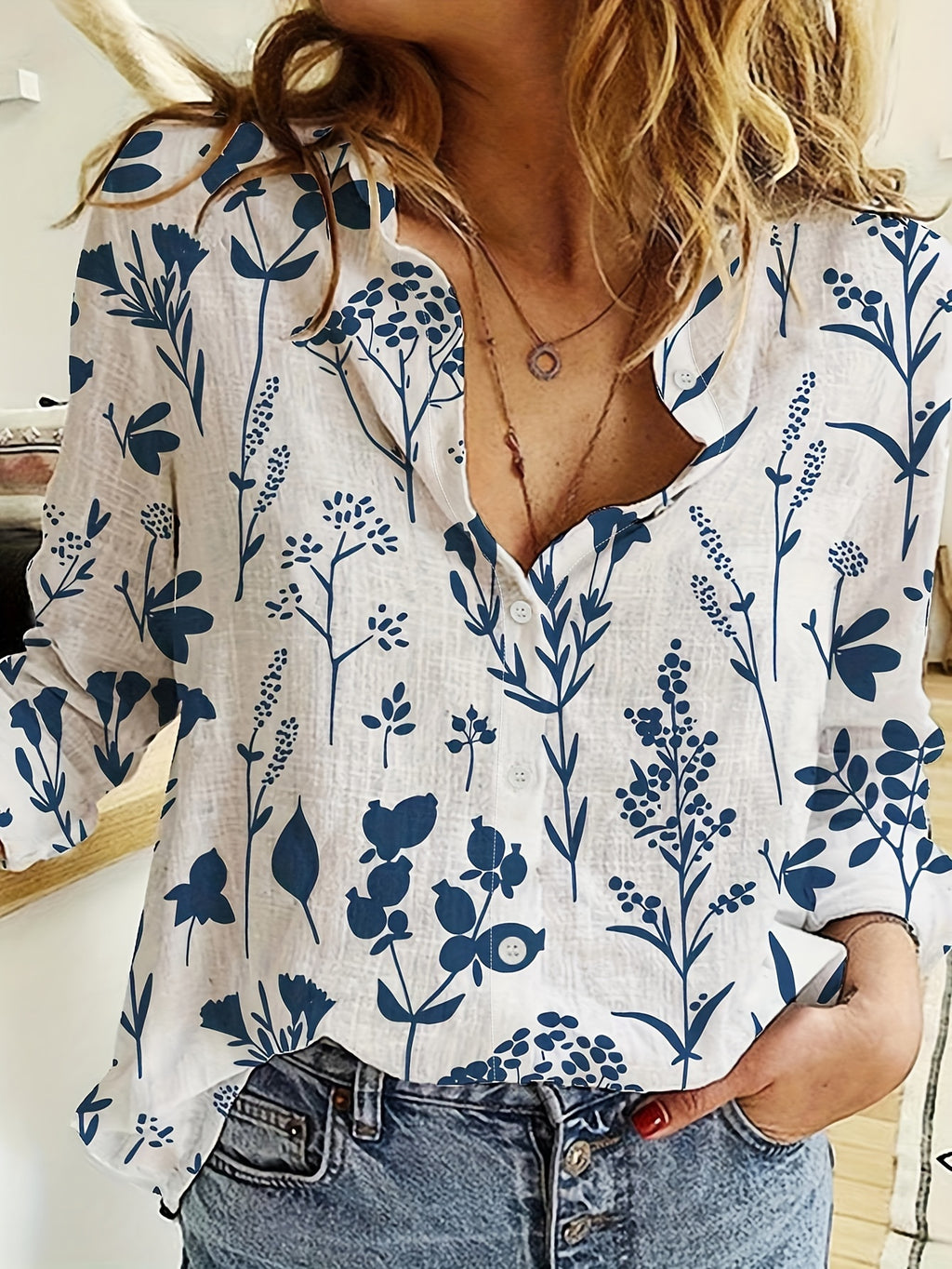 Velmira | Vrouwenhemd met bloemenprint en knoopsluiting - Lange mouwen, casual, reverskraag