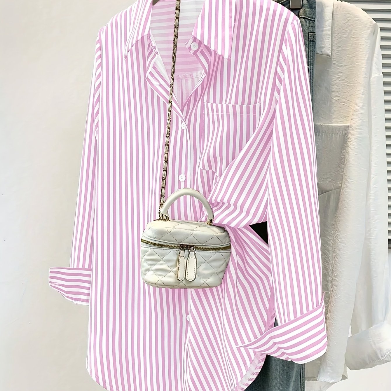 Mirelynn | Gestreepte damesblouse met knopen en lange mouwen