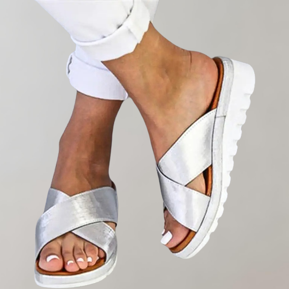 Verona | Comfortabele zomersandalen voor dames – lichte instap platte strandsandalen