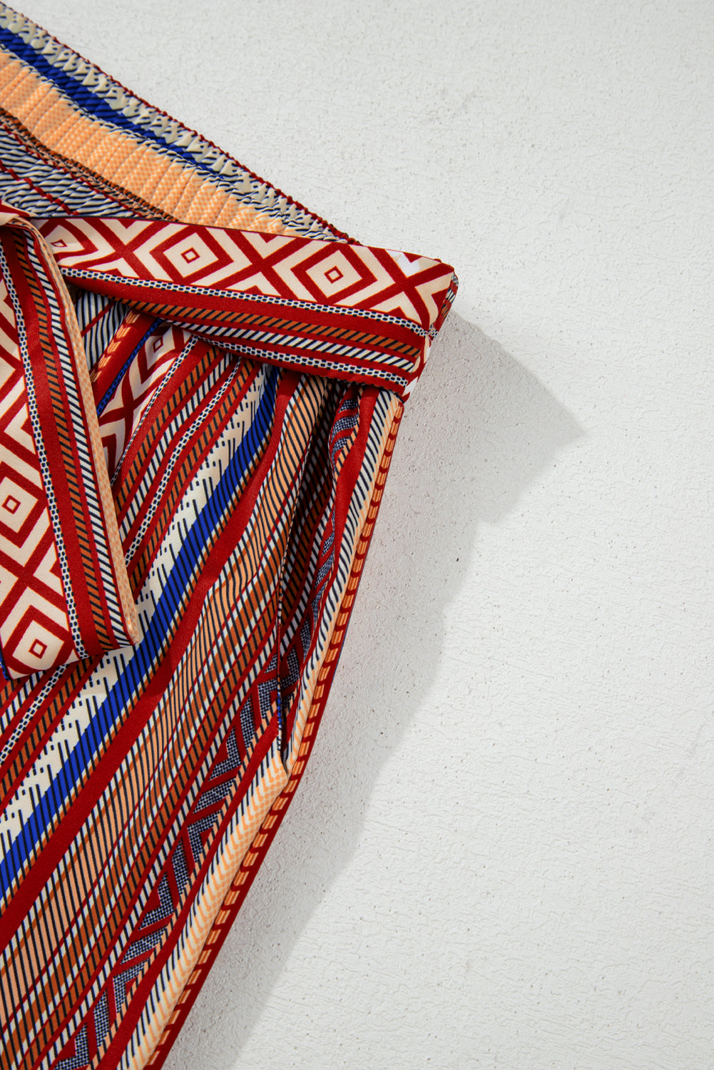 Solvaya | Rode Boho etnische gestreepte wijde broek met strikceintuur – Casual, zomer- en festivalbroek