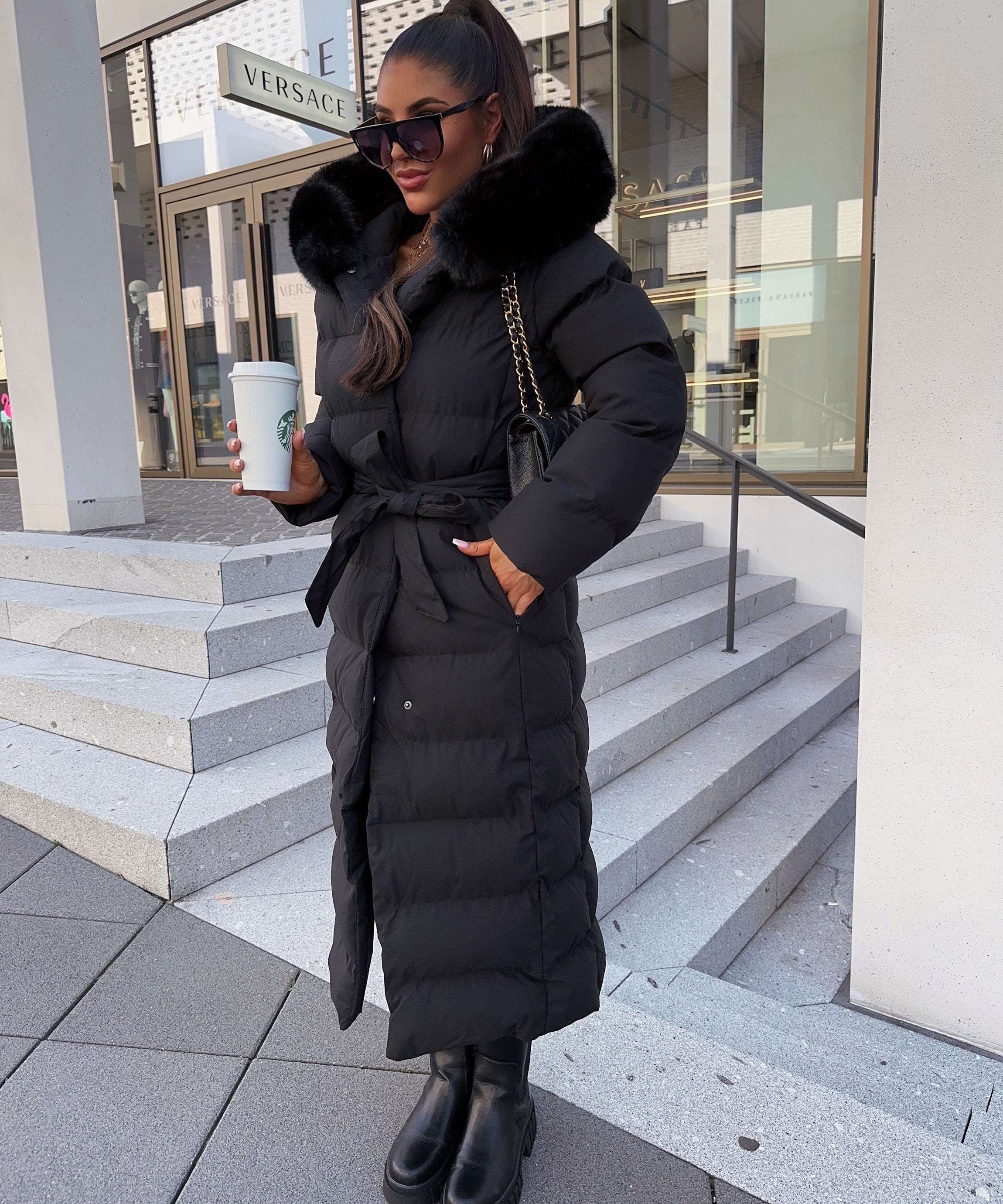 Gitte | Parka à capuche noire pour femme – Veste d'hiver imperméable idéale pour les activités de plein air et les tenues décontractées