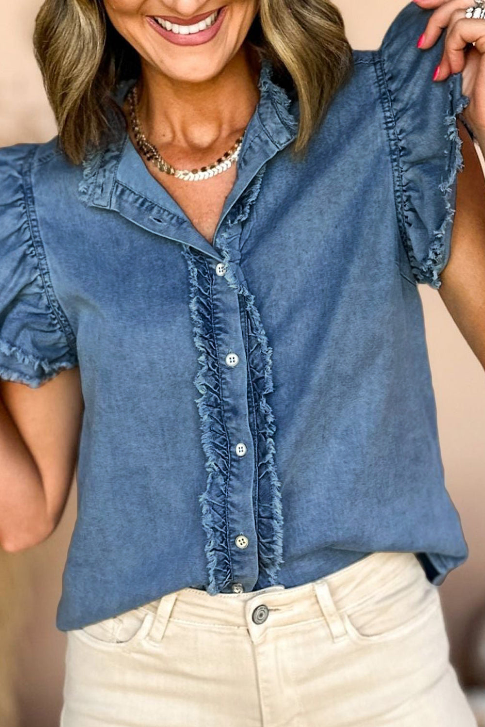 Lysara | Denim blouse met knoopsluiting en fladdermouwen