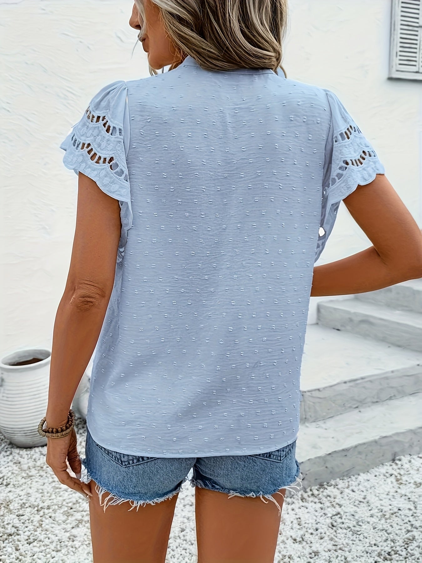 Illyra | Geborduurde blouse met halve ronde hals voor dames – effen patchwork
