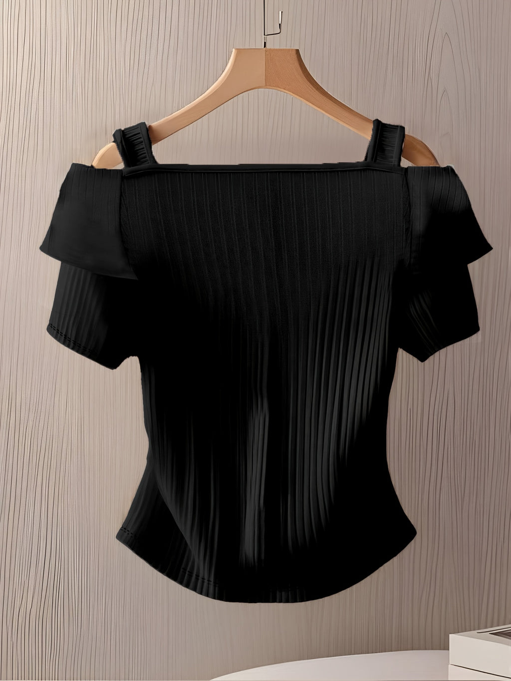 Arlissa | Damesmode: blouse met ruches en knopen, slanke pasvorm, korte mouwen