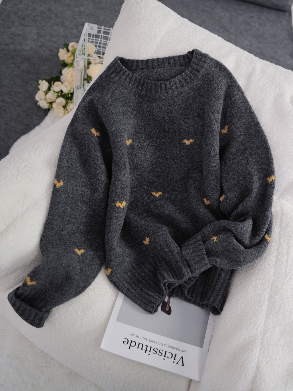 Solenne | Dames trui met hartjespatroon – Minimalistische gebreide pullover, ronde hals, losse pasvorm