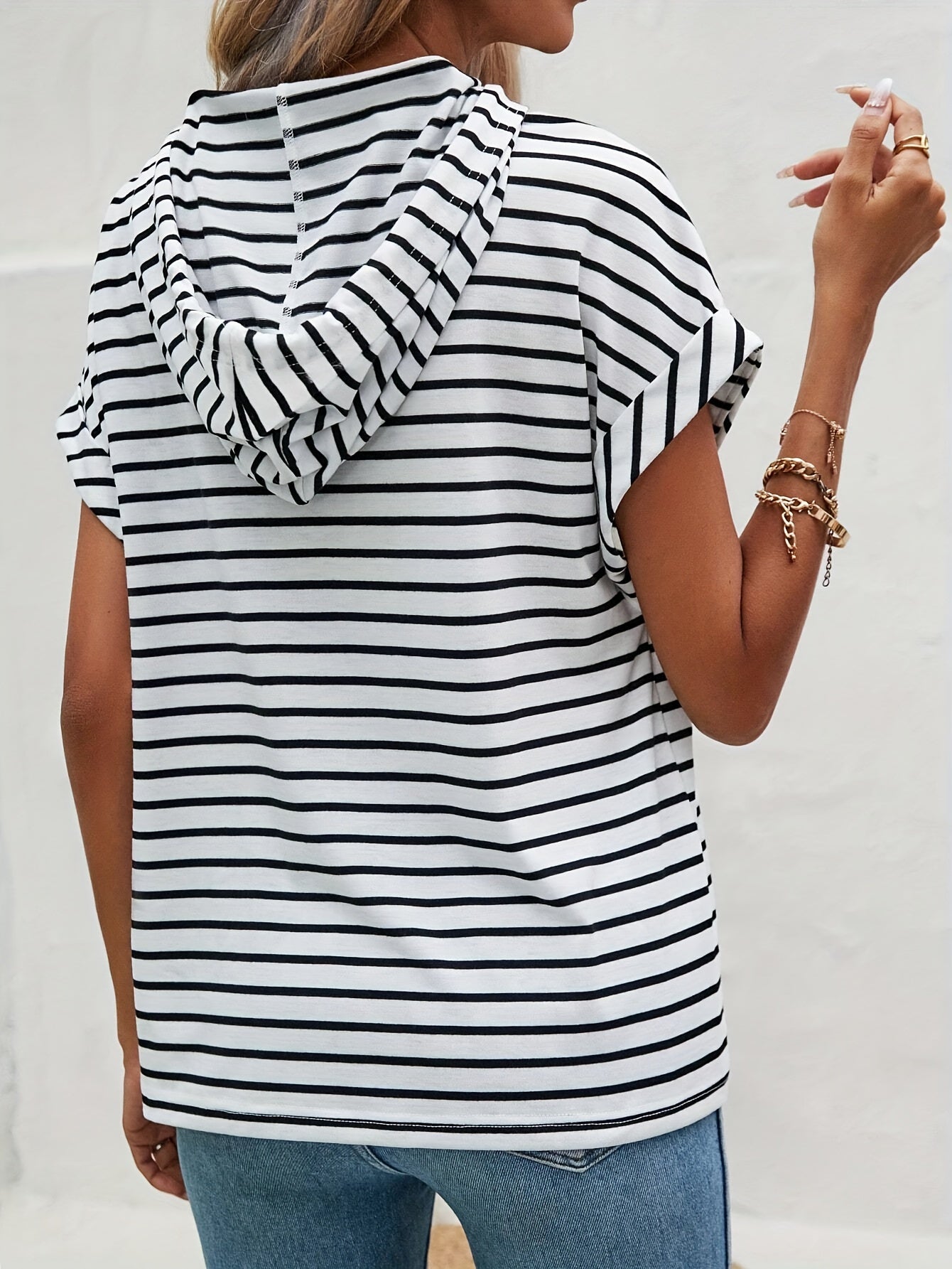 Isolara | Gestreepte Korte Mouw Hoodie met Knoopsluiting - Casual Batwing Mouw