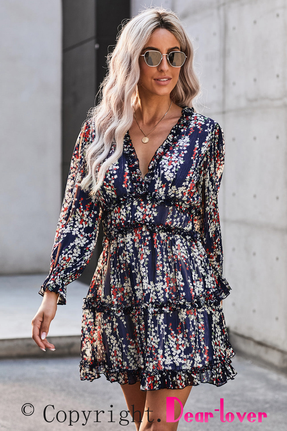 Nevara | Blauwe bloemenjurk voor dames met ruches, open rug, zomerse feest- en casual outfit