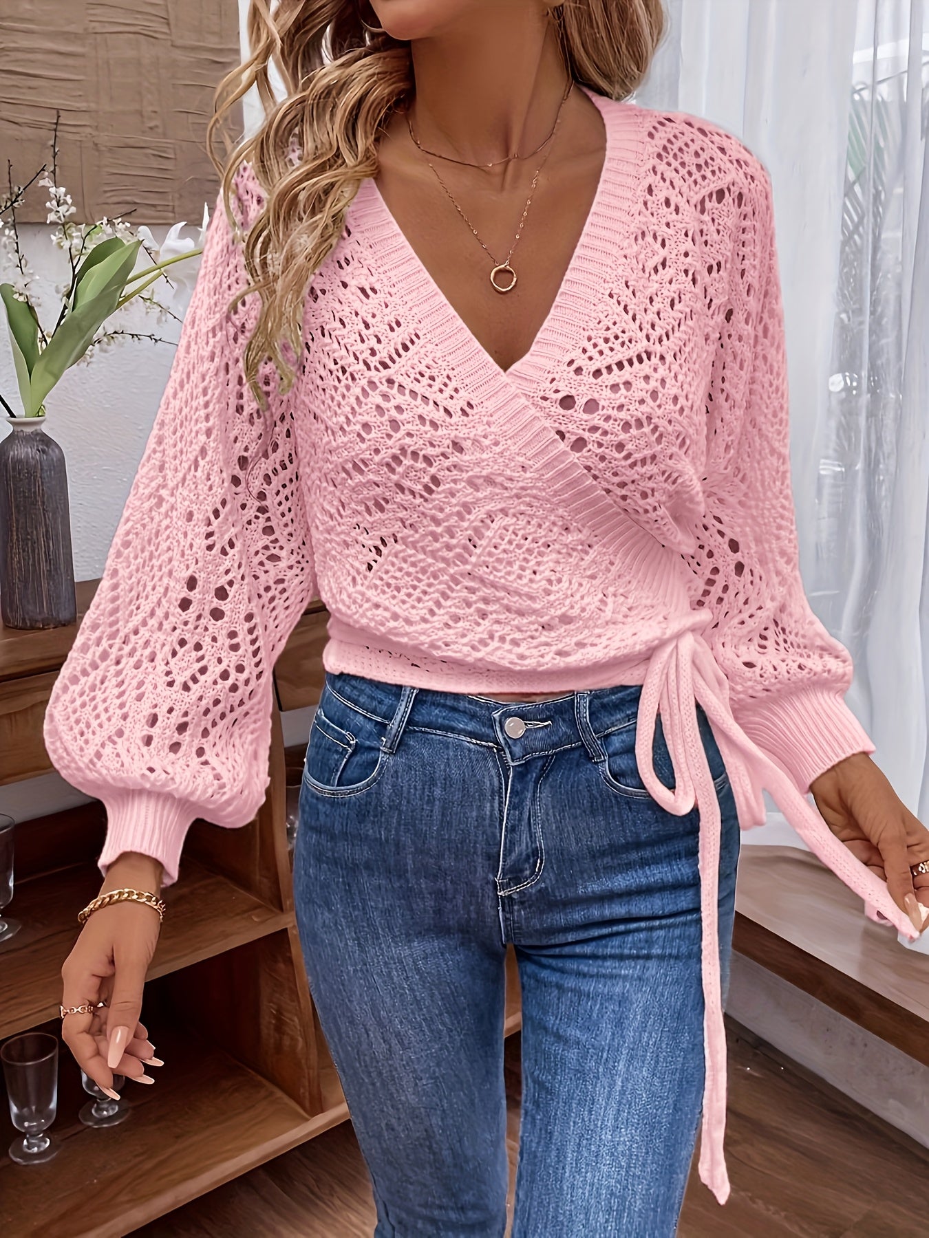 Quessira | Pull élégant à col V et manches lanternes – Haut en maille semi-transparente à ouverture sur le devant et découpes