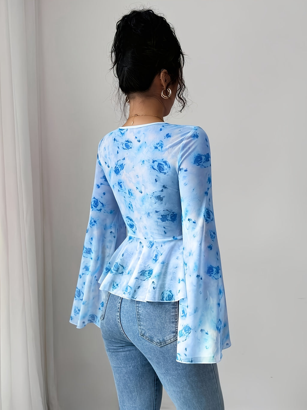 Elvarisen | Dames-top van doorschijnend mesh met bloemenprint – Elegant casual T-shirt