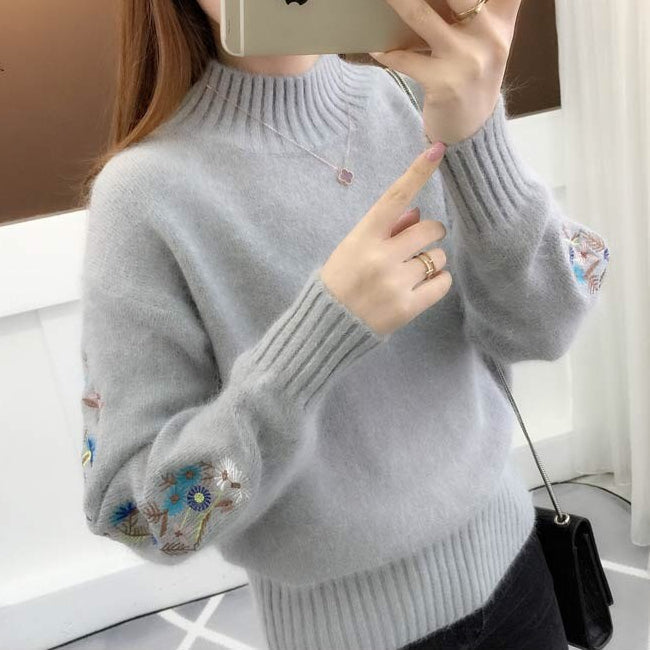 Delyth | Blooming Elegance Strickpullover mit Blumenmuster für Damen