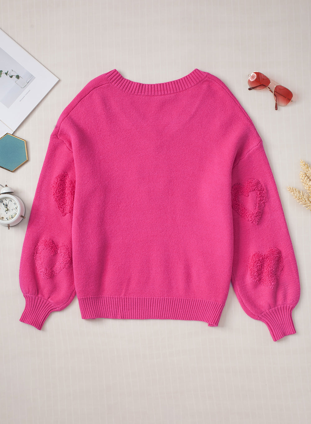 Avarine | Pull femme à cœurs - Col V, perles de nacre et texture douce