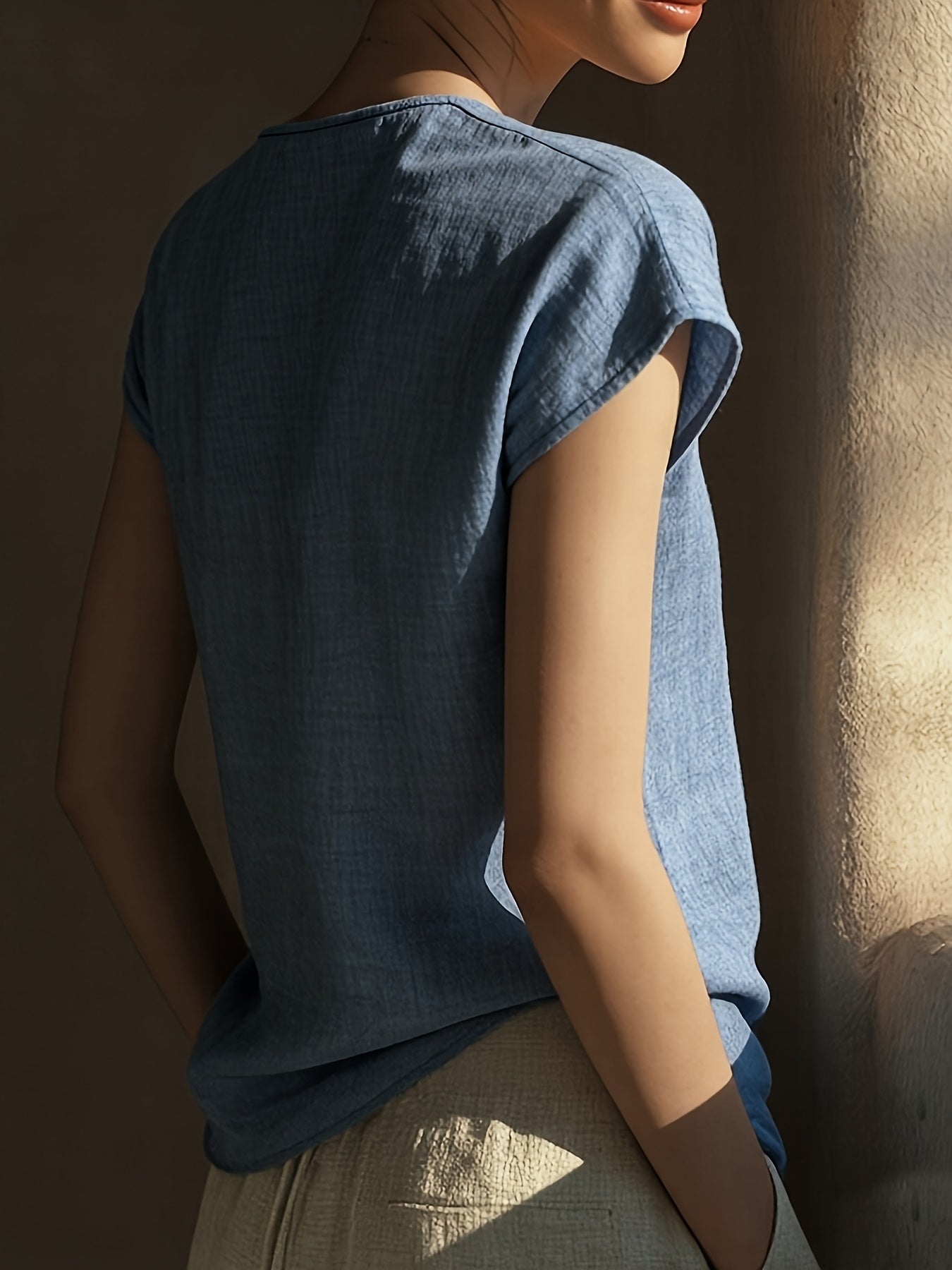 Meva | Casual boho-zomertop voor dames – losvallend overhemd van linnen met kant en V-hals