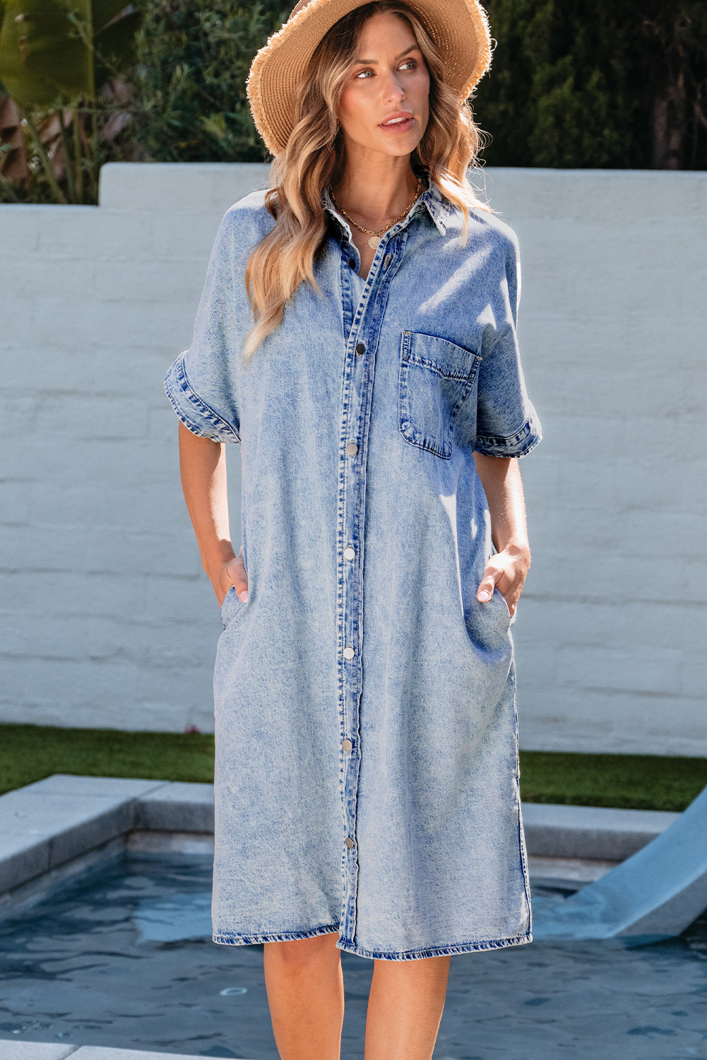 Keldria | Dames Chambray Jurk in Middelblauwe Wassing – Shirtmodel met Korte Mouwen en Knopen