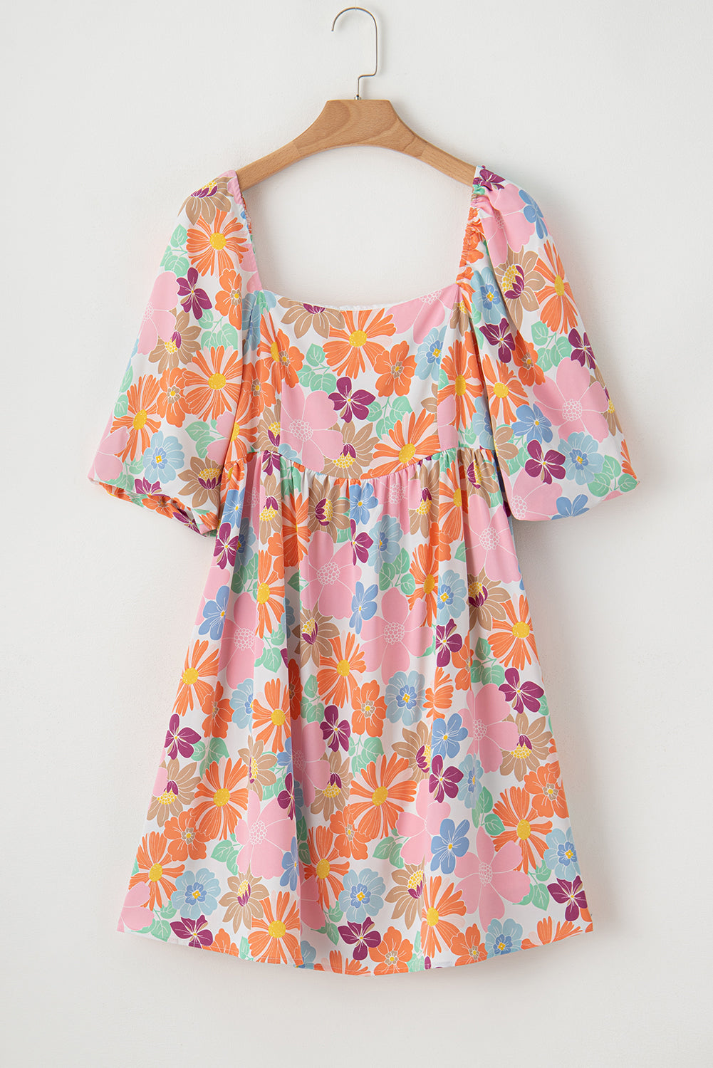 Orla | Roze bloemenprint babydoll-jurk voor de zomer – mini-jurk met vierkante hals en pofmouwen