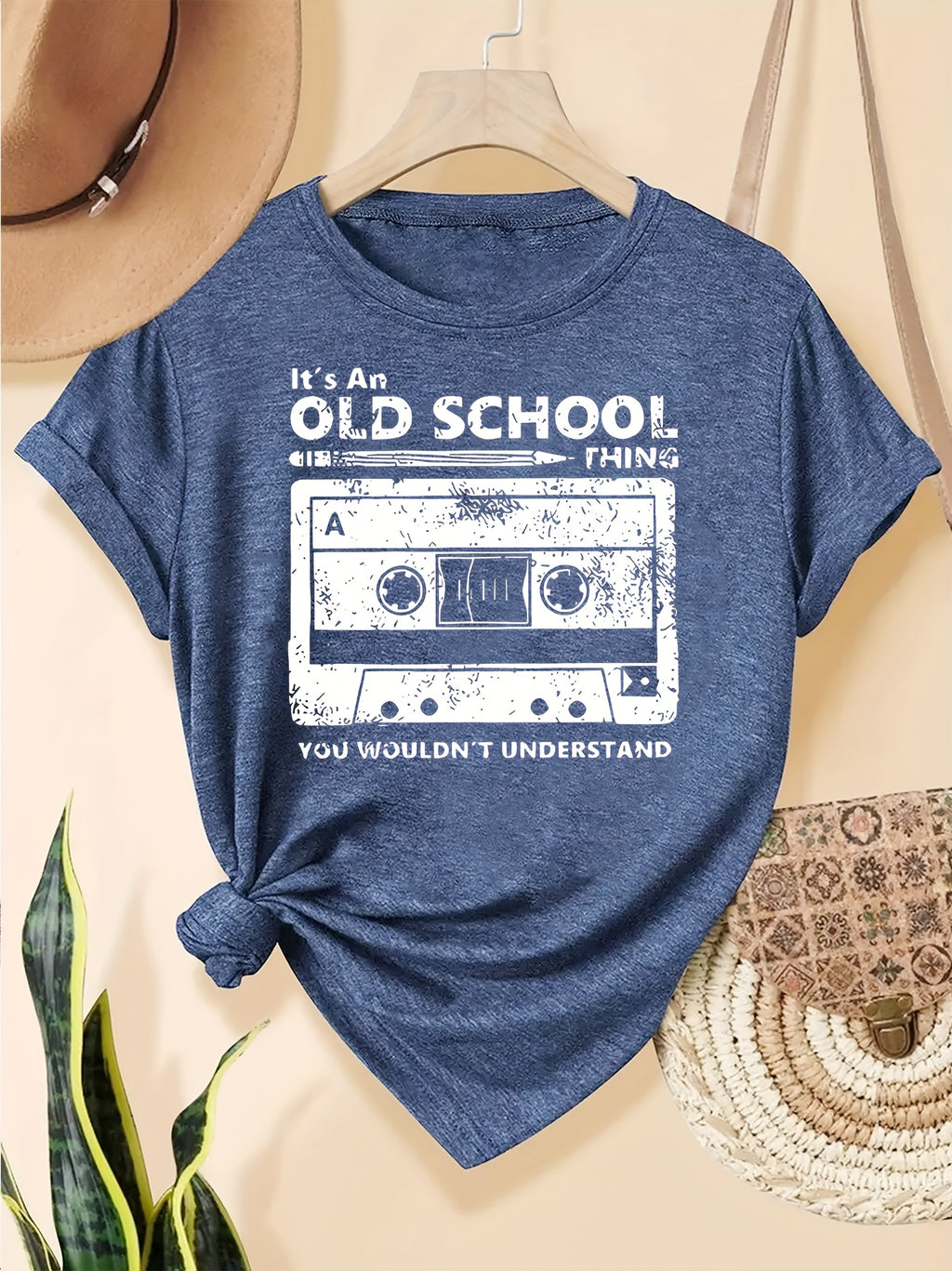 Syralia | Retro muziek T-shirt met cassetteprint, losse pasvorm, korte mouwen