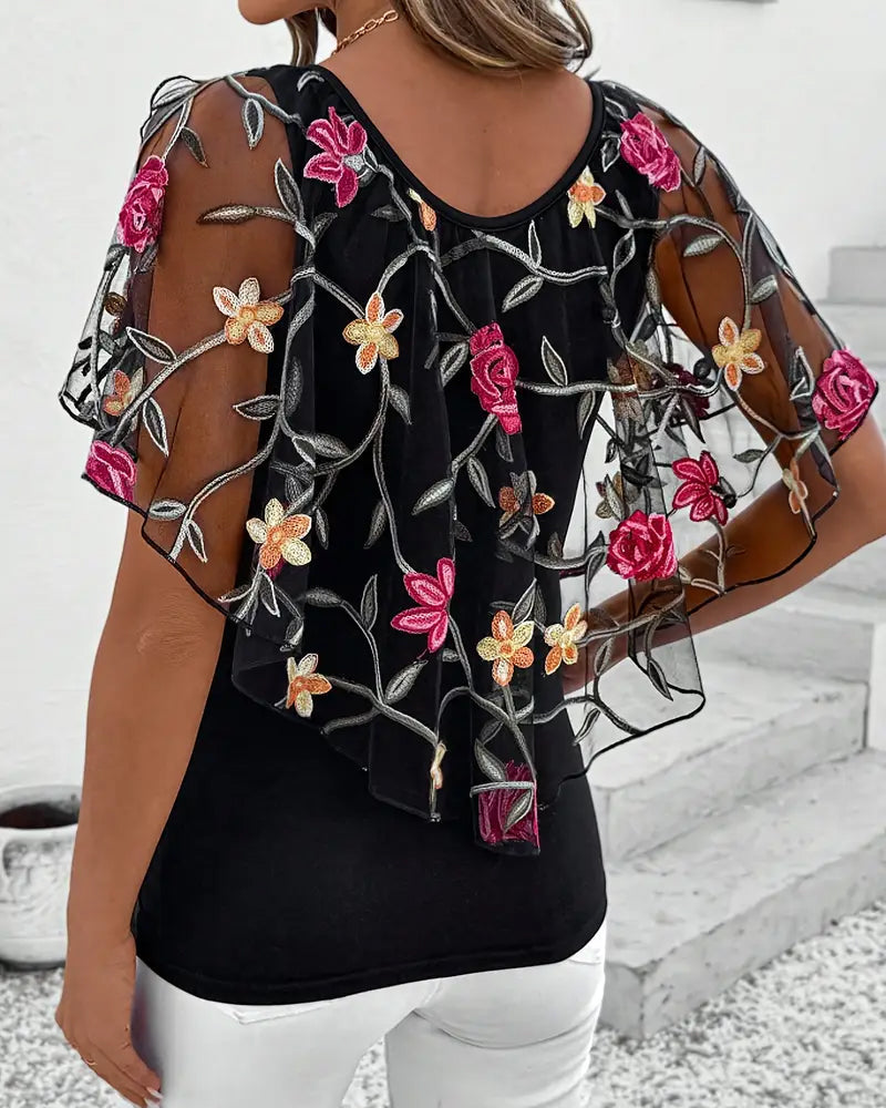 Solyara | Damesblouse met korte mouwen en geborduurde mesh – elegante kanten top
