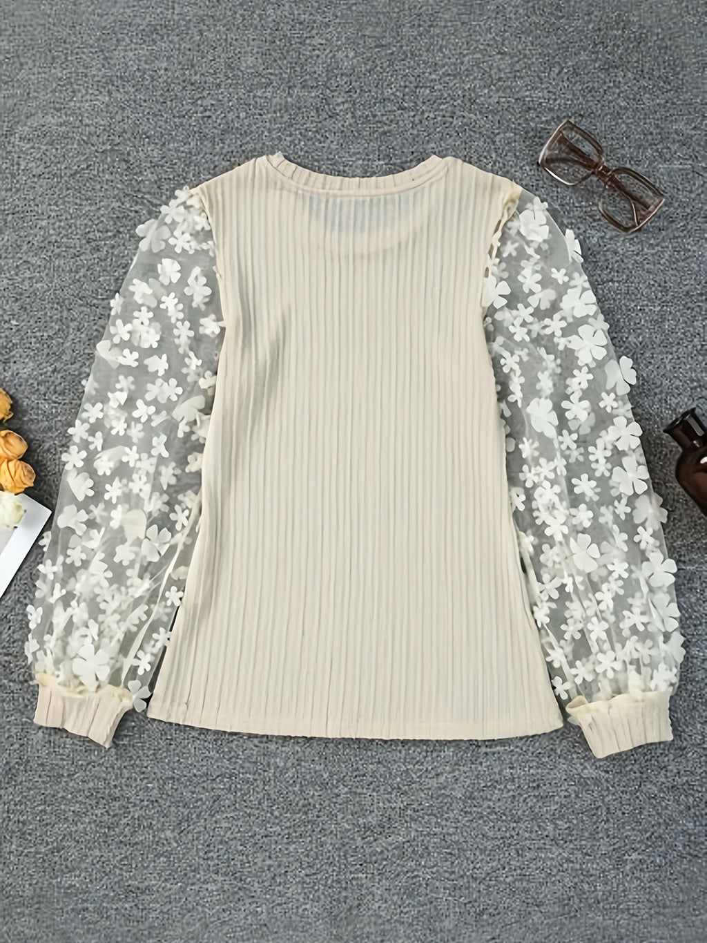 Hyselle | Dames Top met Textuur en Ronde Hals – Elegante Blouse met Mesh-Details