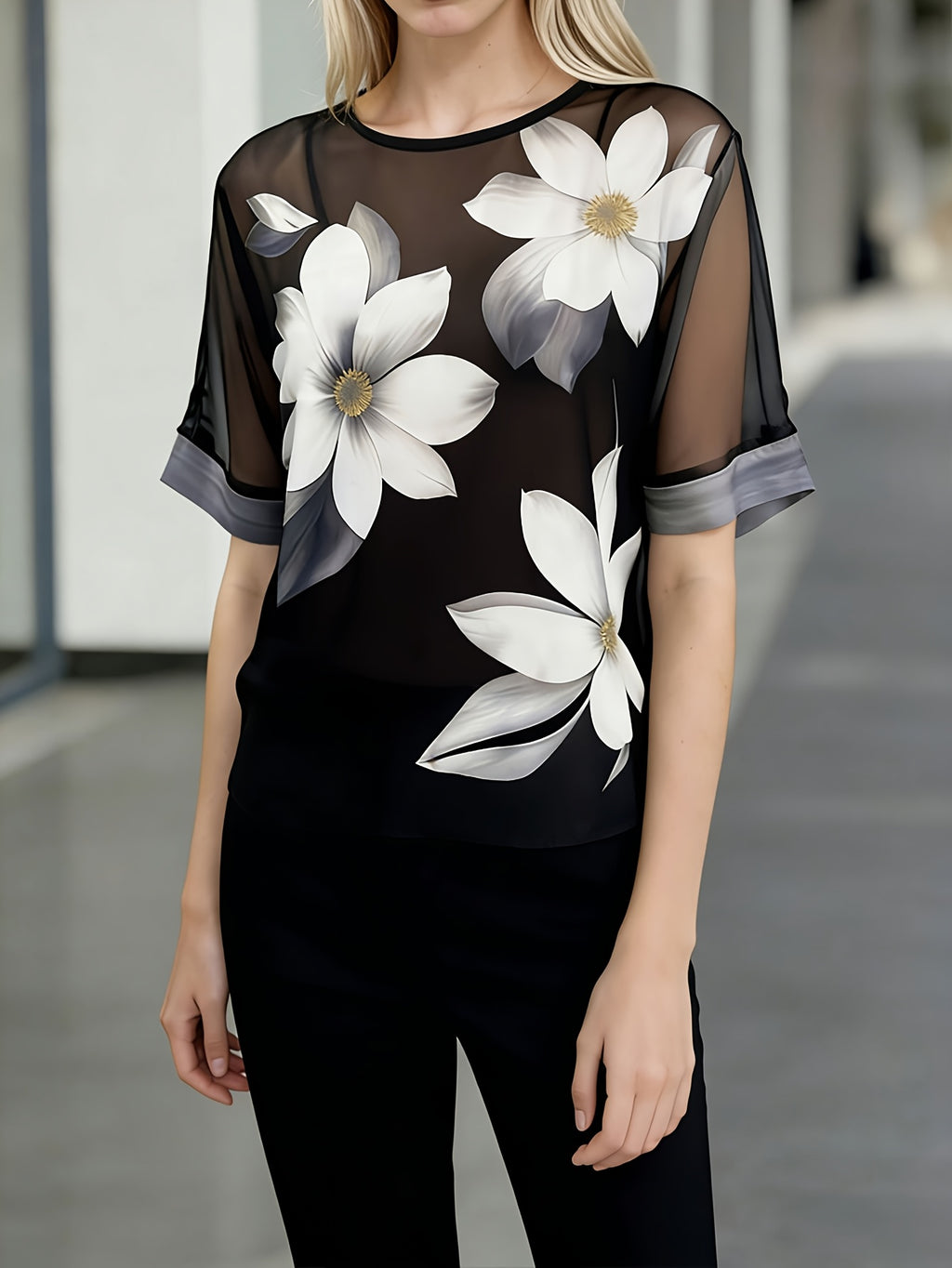 Nyvira | Chiffonblouse voor dames – Elegante, doorschijnende top met ronde hals en bloemenprint voor de zomer