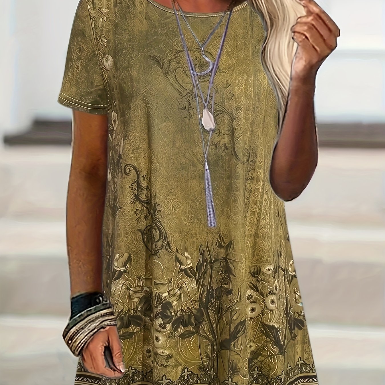 Emersyn | Boho-T-shirt met bloemenprint voor dames – T-shirt met losse pasvorm voor op vakantie