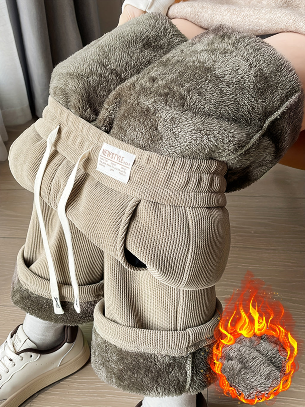 Avenyx | Damesbroek met wijde pijpen, fleecevoering en corduroy voor de winter – Warme, dikke casual broek