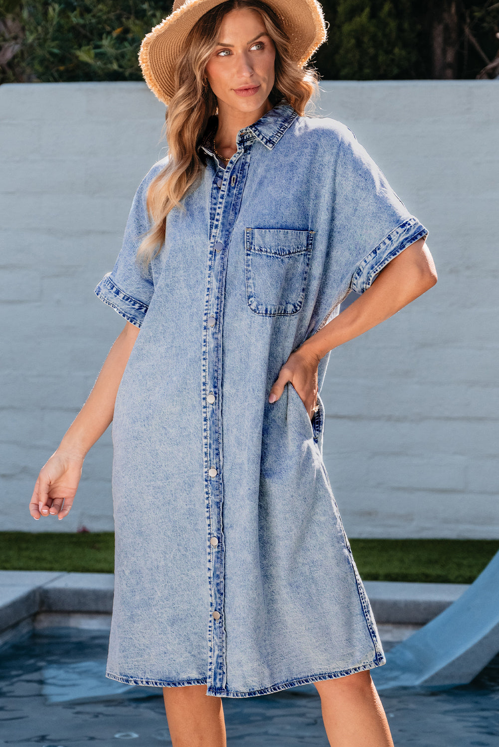 Keldria | Dames Chambray Jurk in Middelblauwe Wassing – Shirtmodel met Korte Mouwen en Knopen