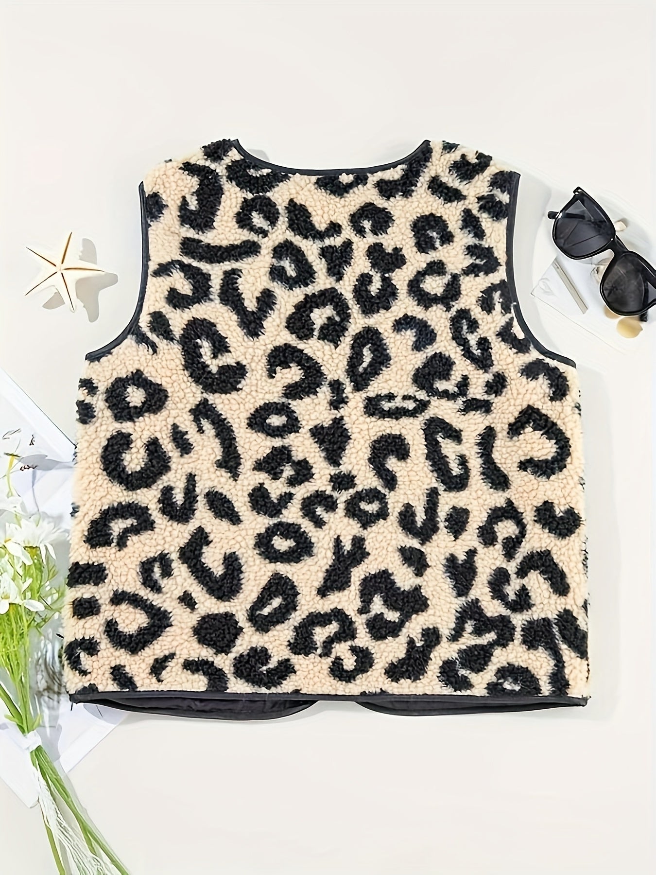 Marthe | Damenstrickjacke mit Leopardenmuster und Knöpfen – schick und lässig