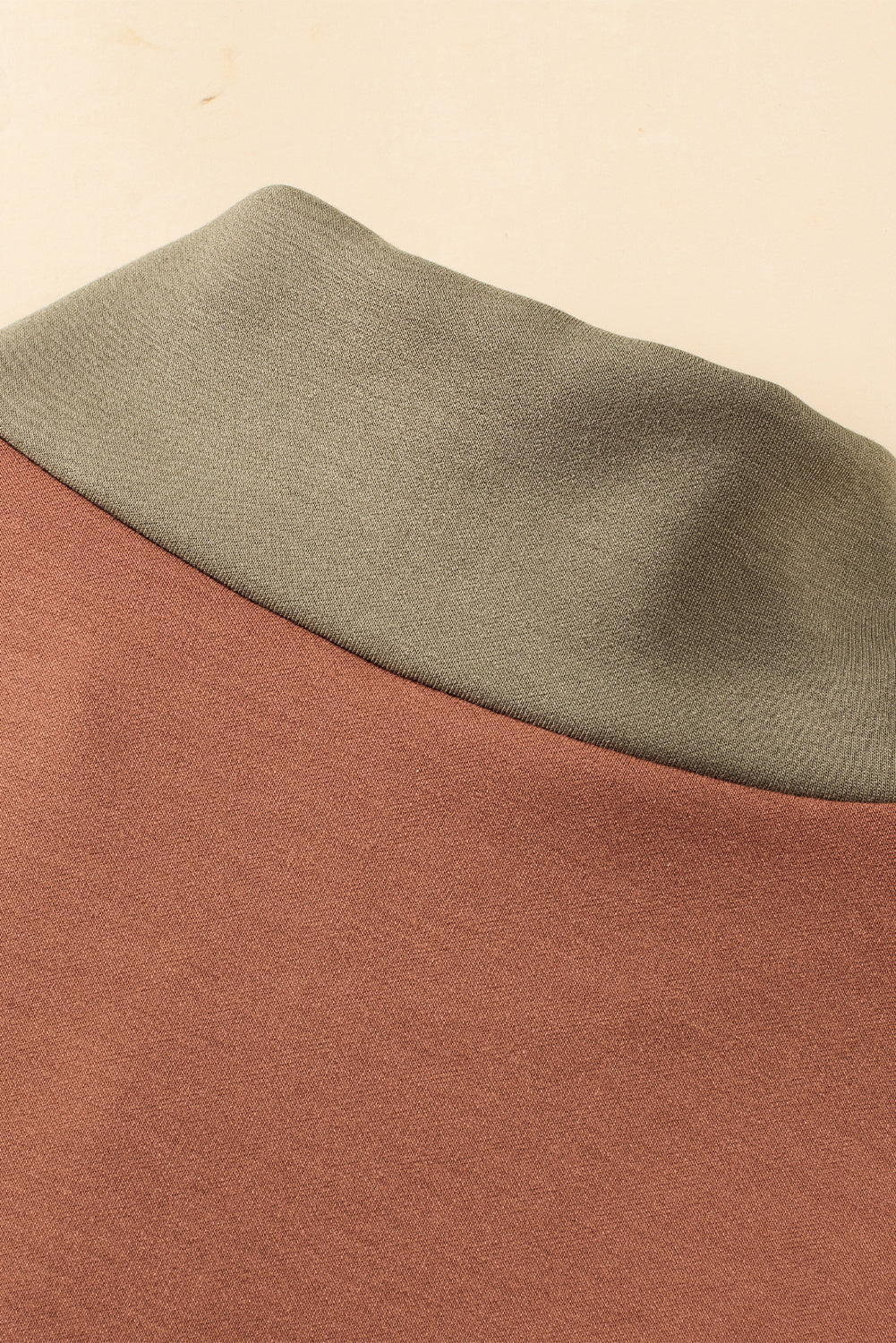 Elsinya | Pull à col zippé color block - Pull en maille tricolore à coutures apparentes, coupe décontractée