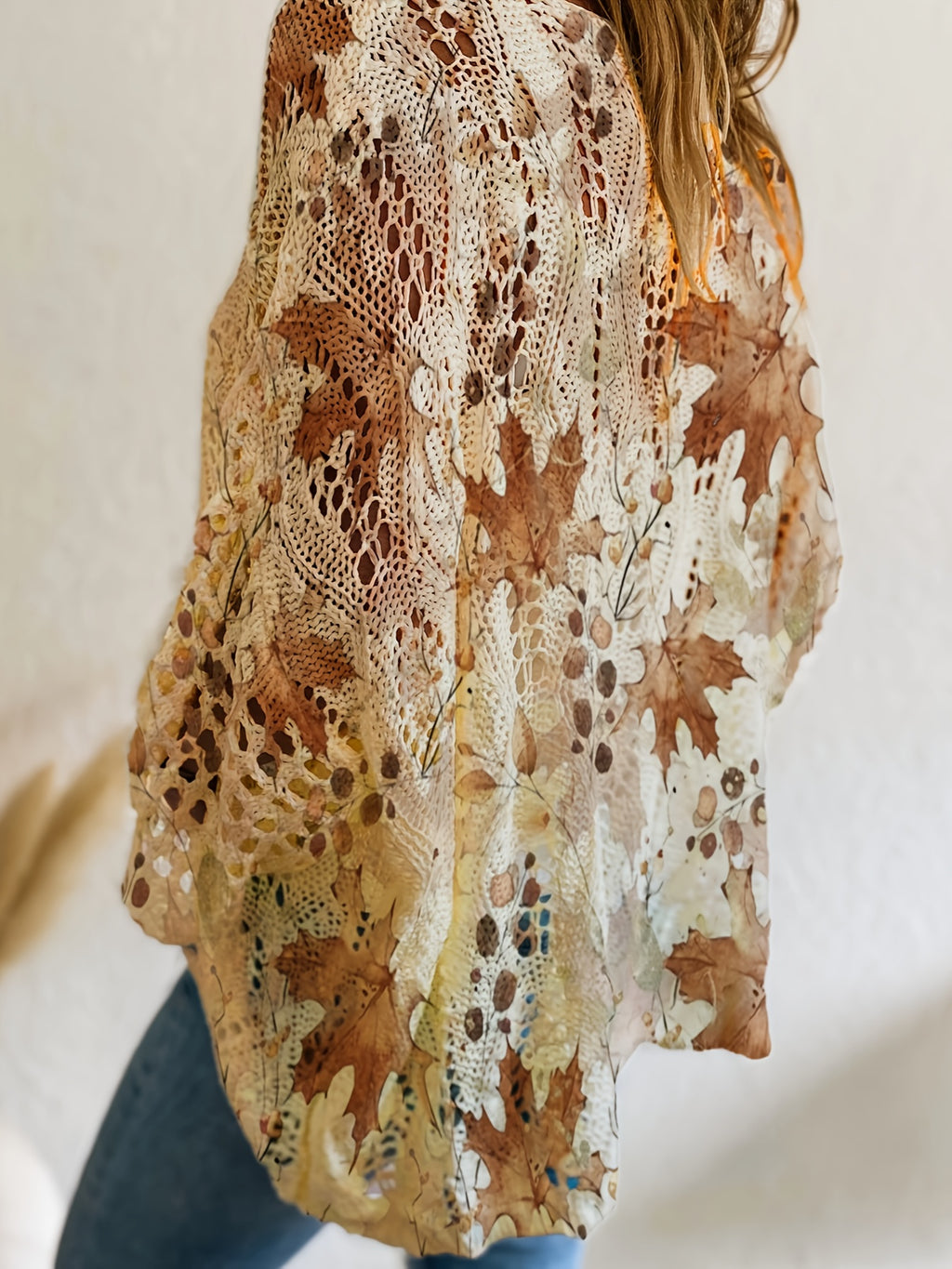 Sylora | Dames Top met Blote Schouders – Gebreide Diamant-Openstructuur, Esdoornbladprint