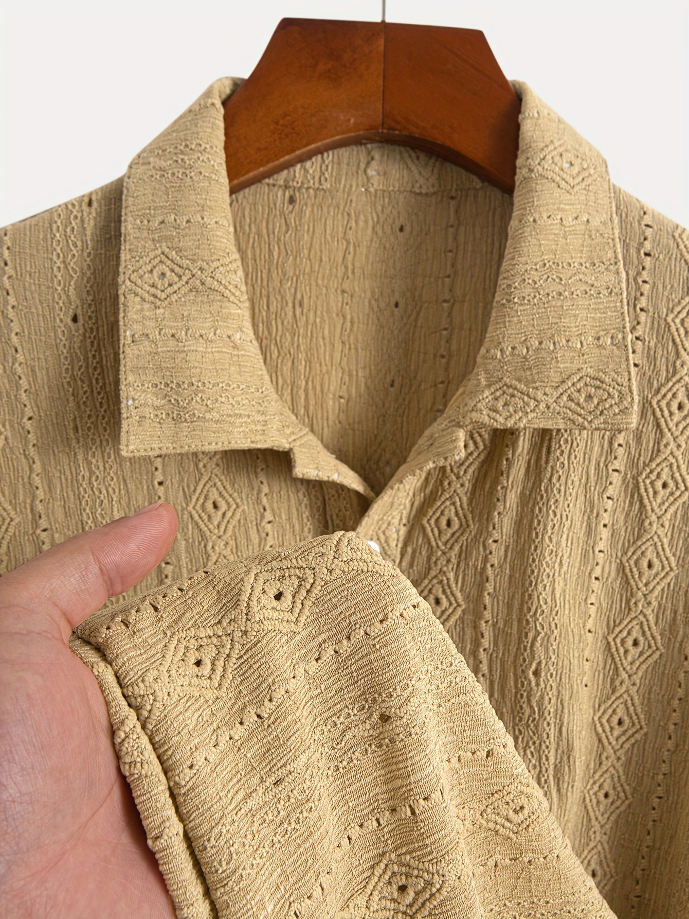Volric | Gestricktes Herren-Poloshirt – Lochstickerei, atmungsaktiv, Kurzarm
