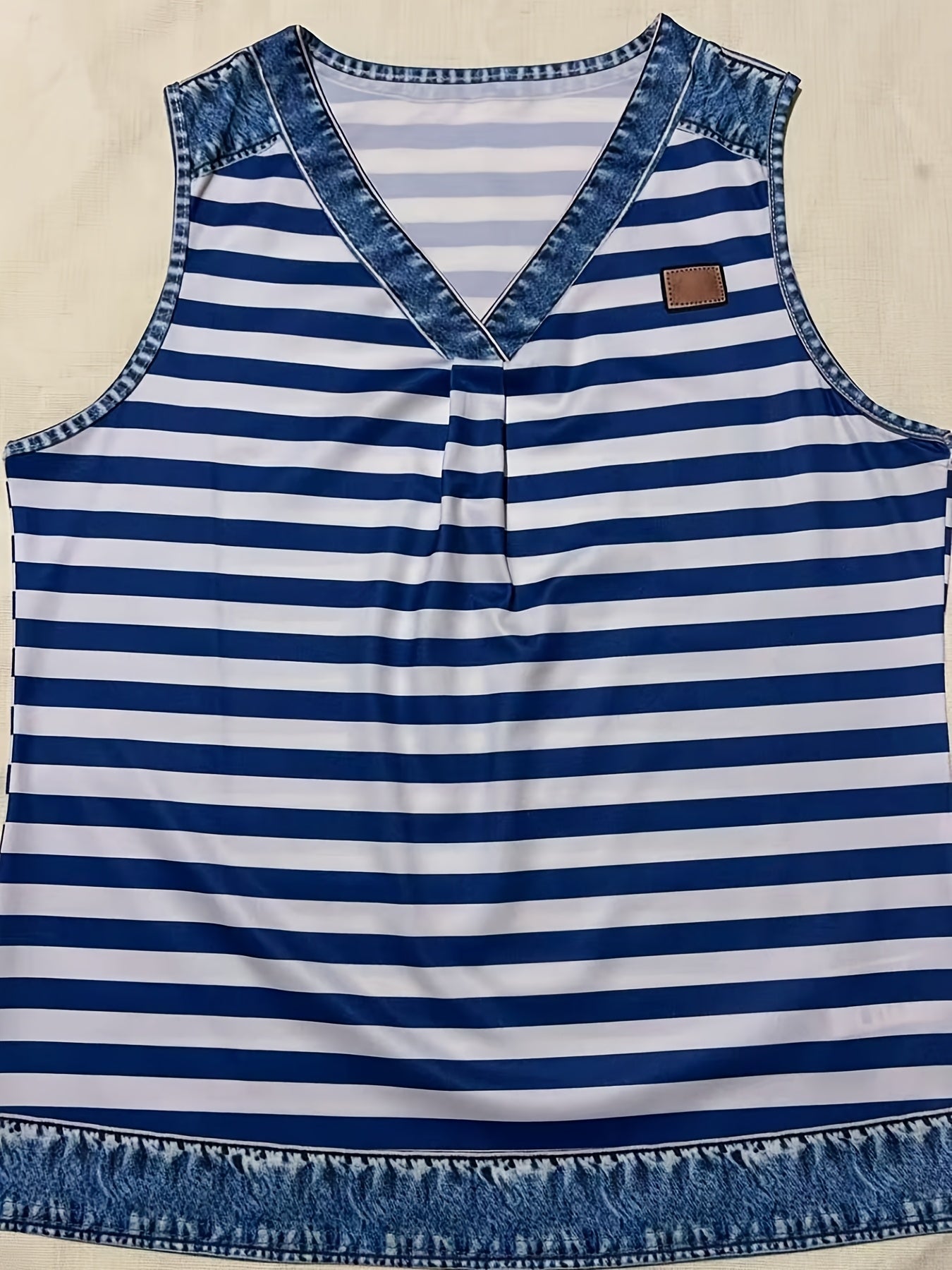 Lyanna | Casual damestop met V-hals en patchwork