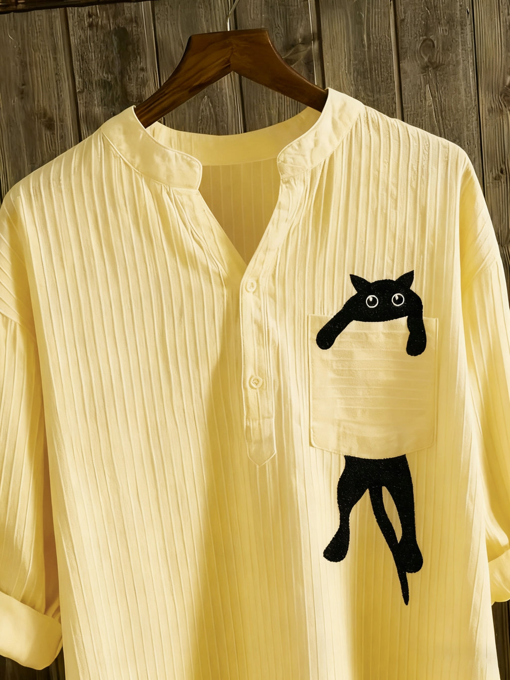 Elziraelen | Damesblouse met geborduurde kat op de zak – puur witte casual blouse met opstaande kraag