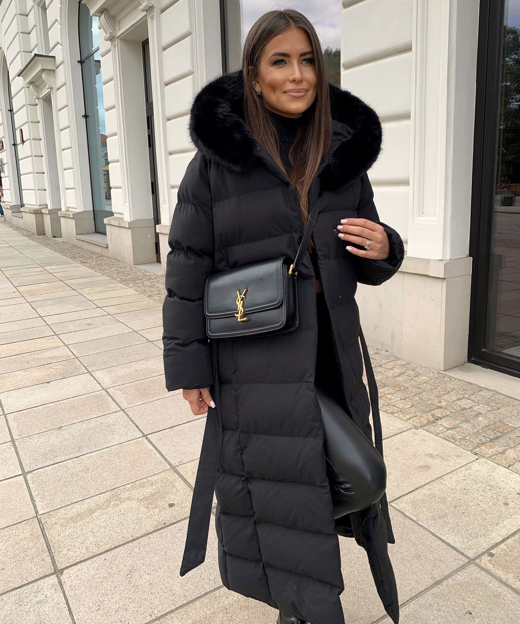 Gitte | Parka à capuche noire pour femme – Veste d'hiver imperméable idéale pour les activités de plein air et les tenues décontractées
