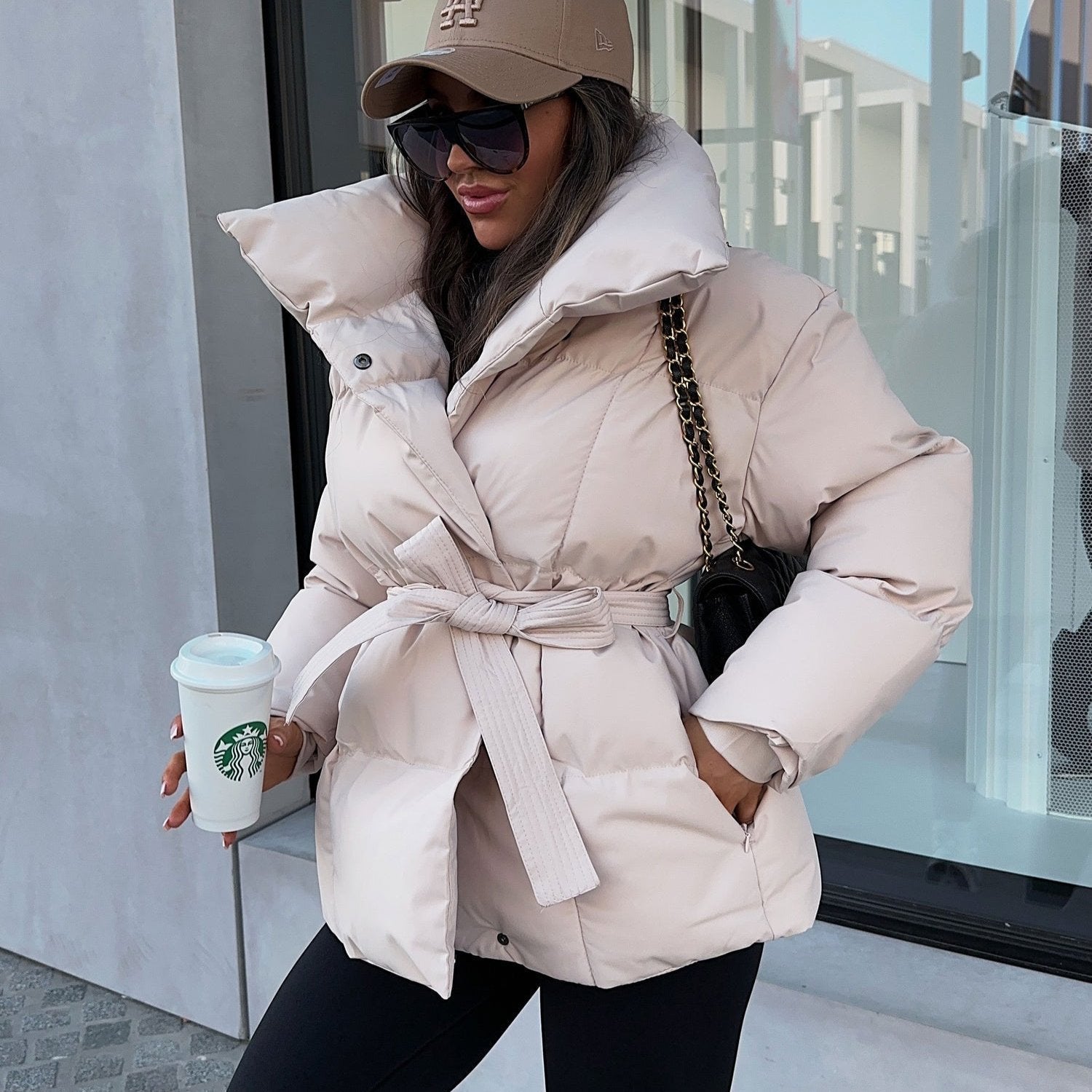 Madelief | Doudoune chic avec ceinture à nouer, manches bouffantes, coupe moderne, veste confortable