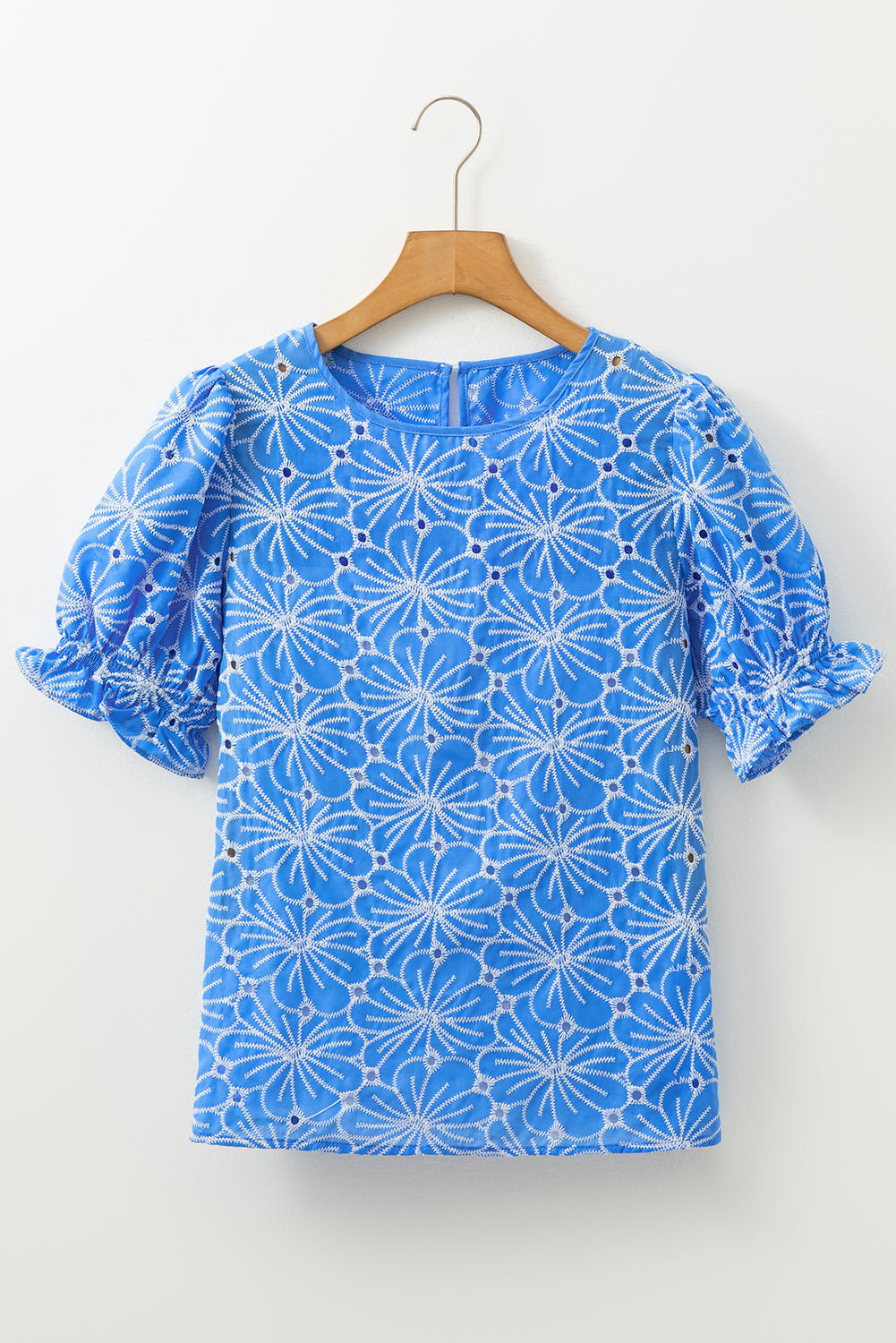 Aeris | Damesblouse met pofmouwen en bloemenborduursels