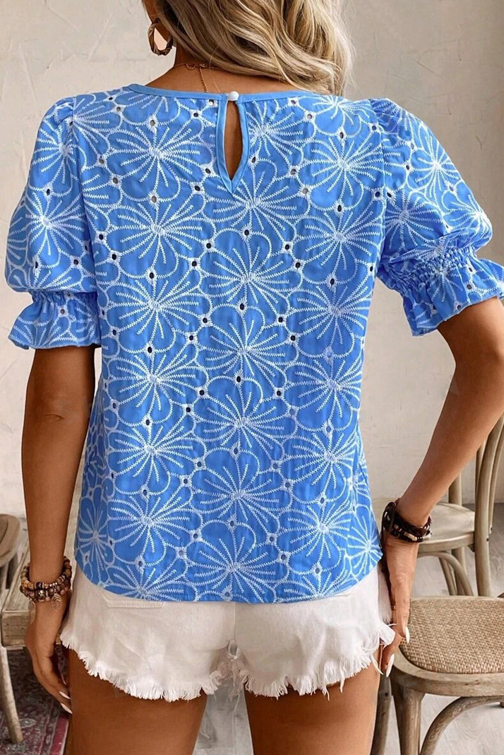 Aeris | Damesblouse met pofmouwen en bloemenborduursels