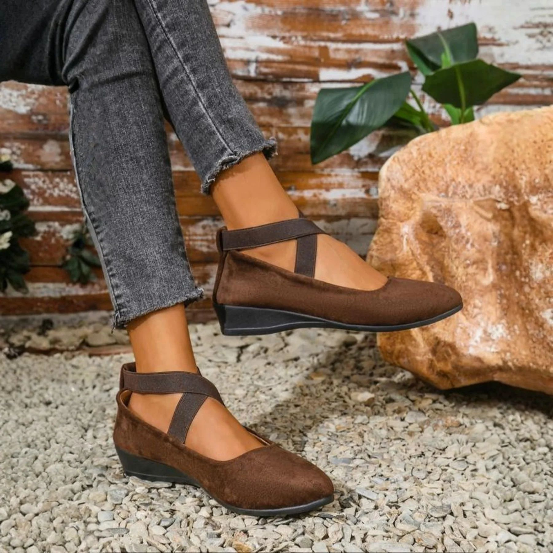 Eirene | Dames instappers met gekruiste band – Comfortabele gesloten ballerina’s met lage hak, nette schoenen