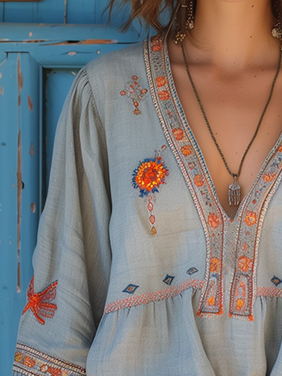 Lumira | Damesblouse met handgemaakt borduurwerk – V-hals in boho-stijl