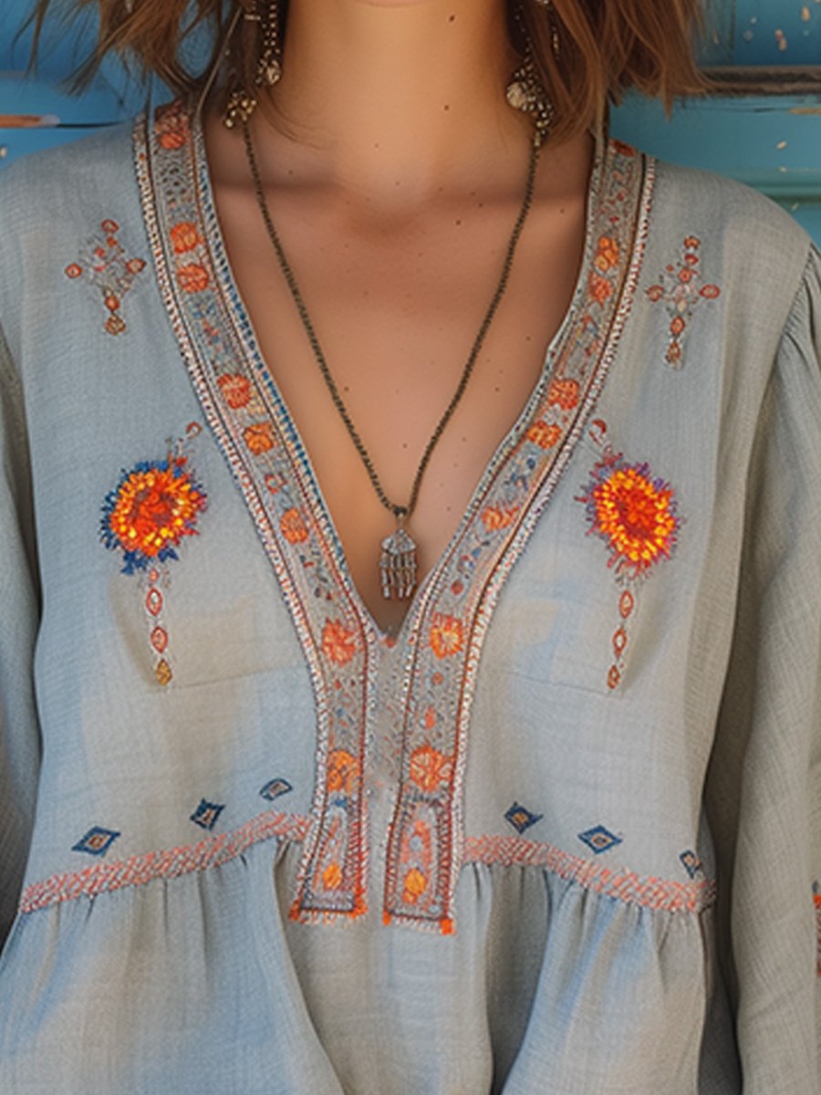 Lumira | Damesblouse met handgemaakt borduurwerk – V-hals in boho-stijl