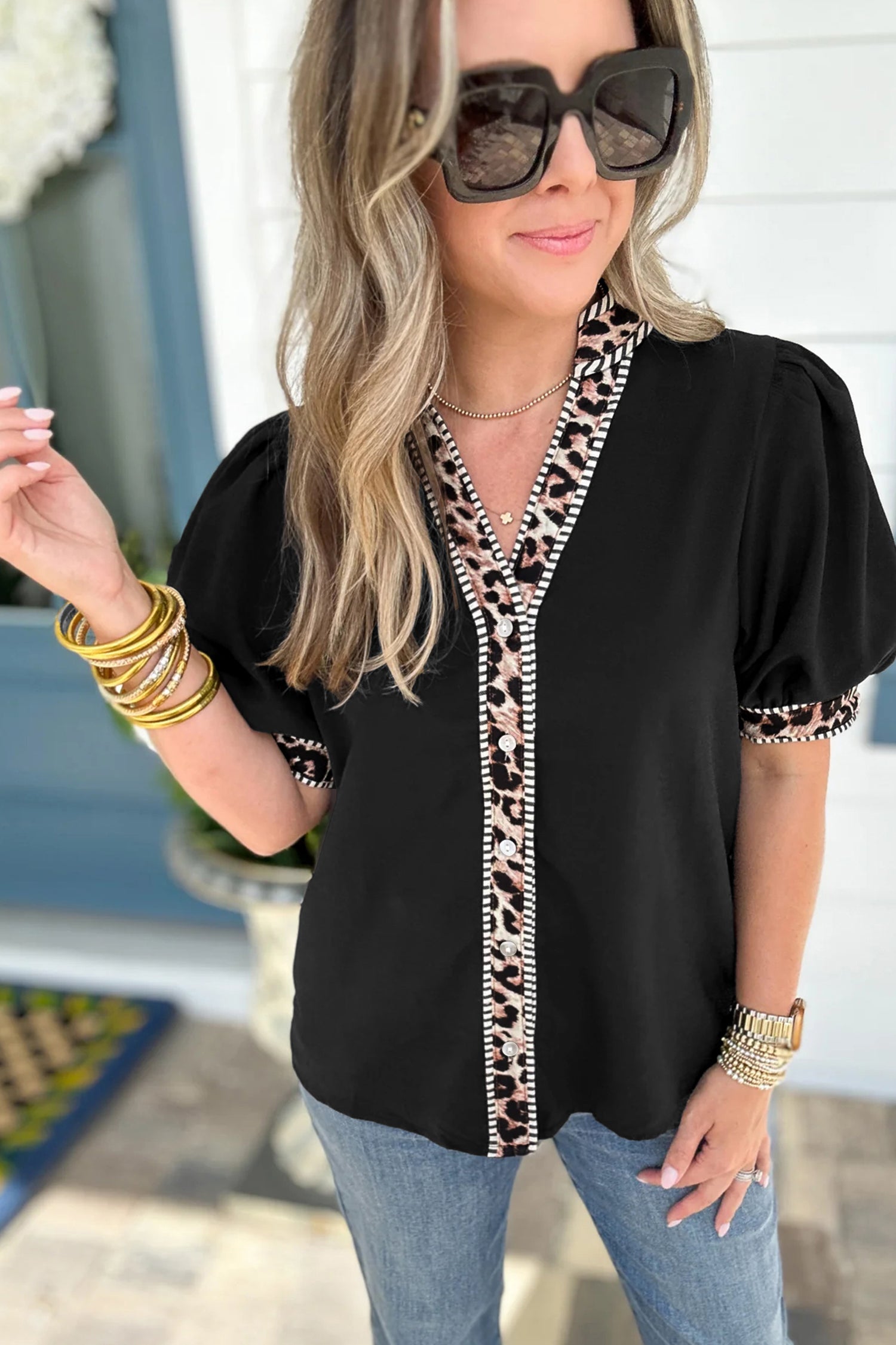 Kiora | Damesblouse met gemengd patroon, pofmouwen en knoopsluiting aan de voorkant