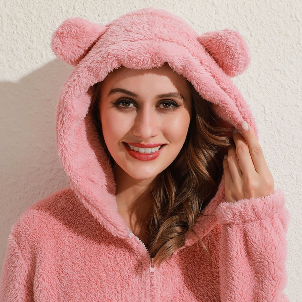 Liorah | Plush fleece onesie voor dames met capuchon en berenoren – Warme, knusse winterpyjama