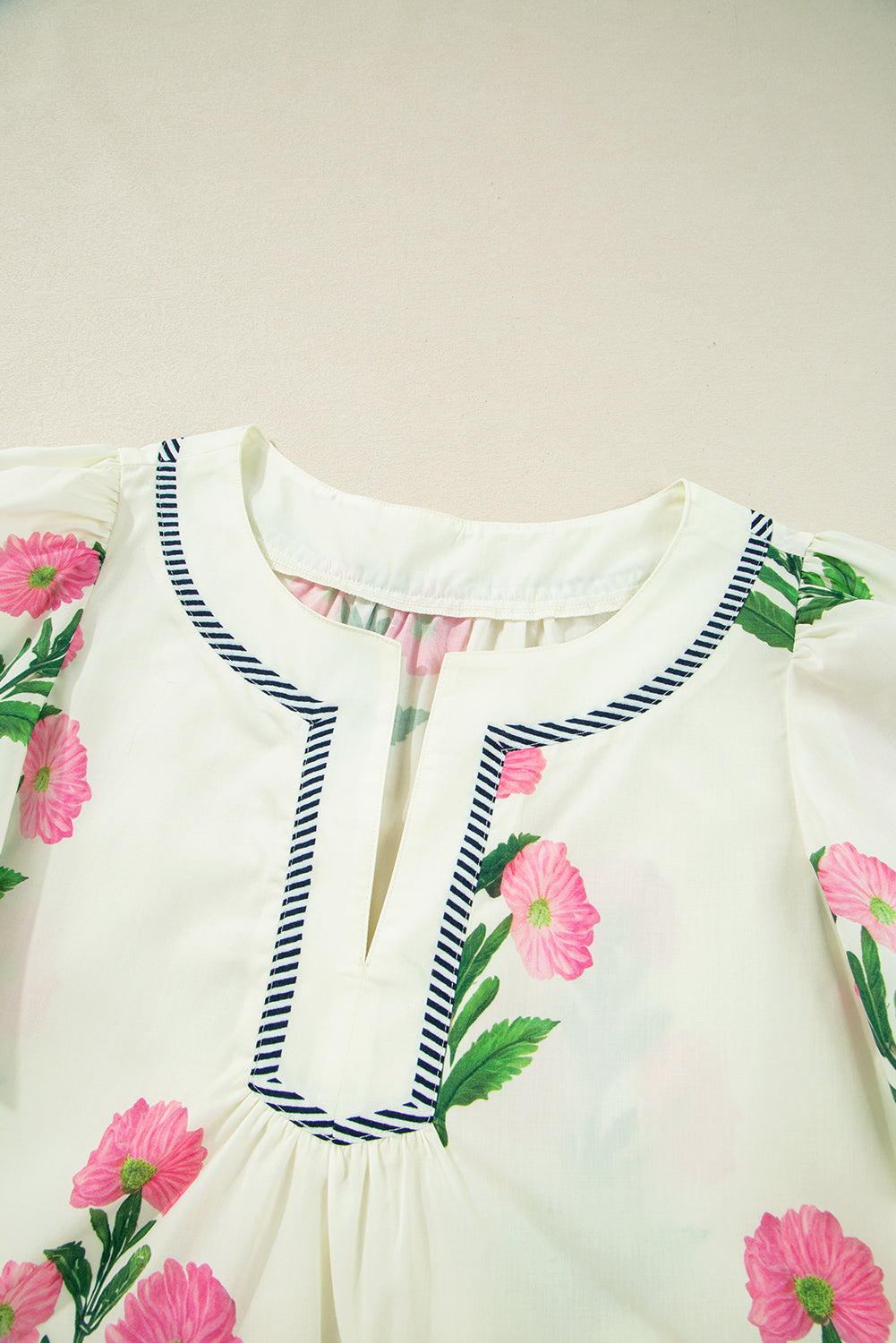 Junara | Zomerse boho-jurk met korte mouwen en split in de hals, casual vakantiekleding