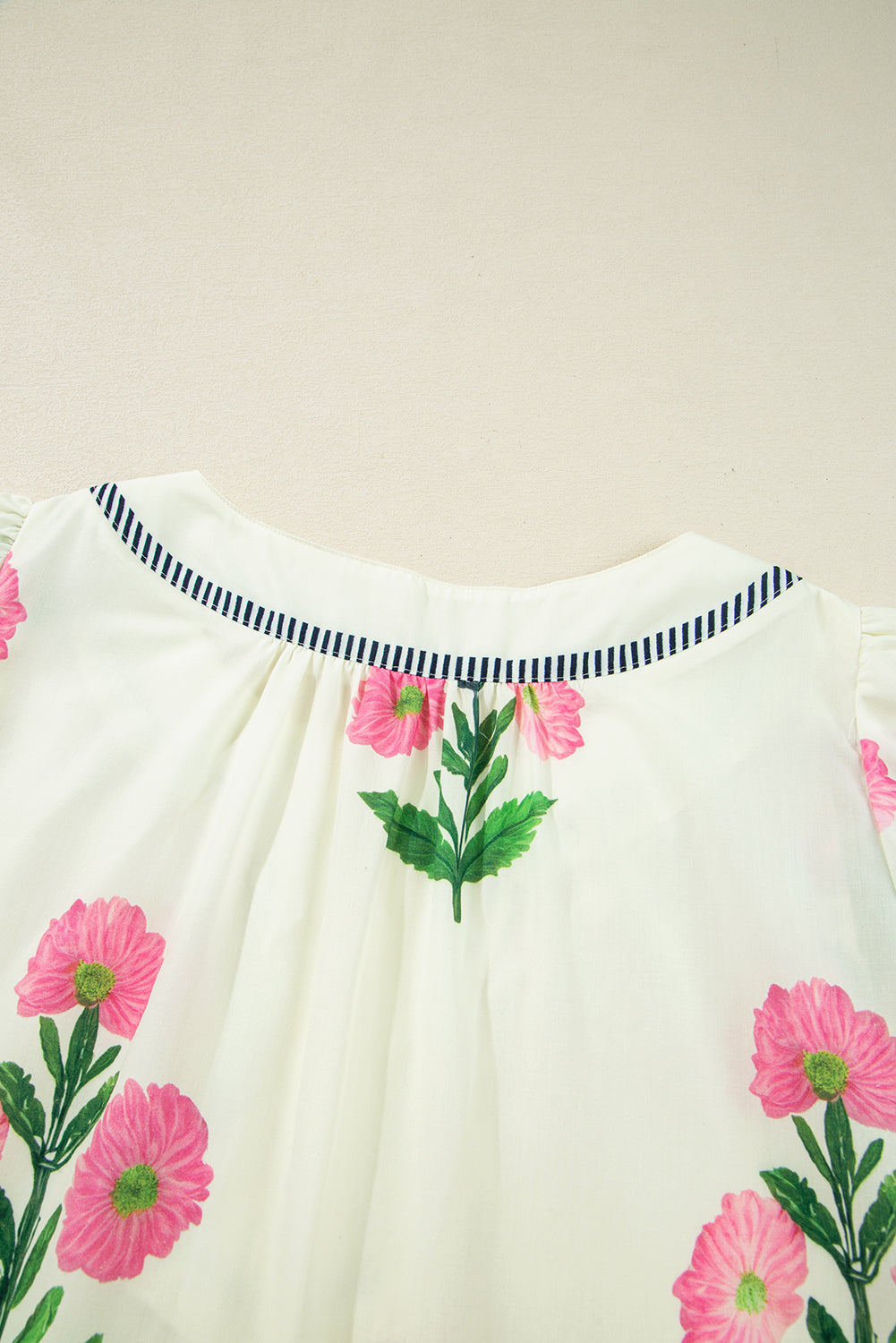 Junara | Zomerse boho-jurk met korte mouwen en split in de hals, casual vakantiekleding