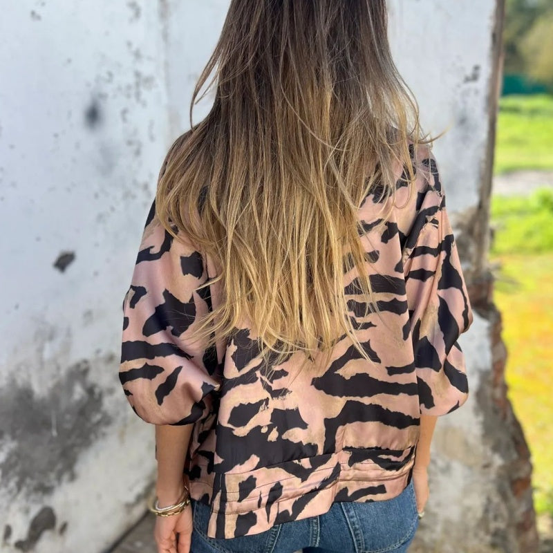 Fynora | Pull zippé imprimé zèbre pour femme – Pull tendance et léger pour une allure décontractée
