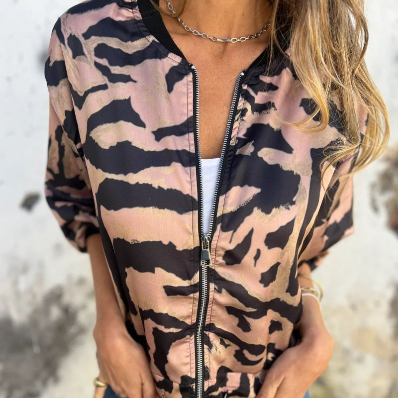 Fynora | Pull zippé imprimé zèbre pour femme – Pull tendance et léger pour une allure décontractée